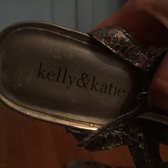 Kelly and Katie Wedges/platforms - Picture 5 of 8